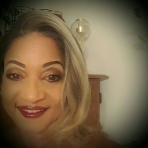 Meet your Posher, Vickie